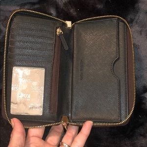 Michael Kors Bags - Michael Kors multifunction wallet Michael Kors Bags - Michael Kors multifunction wallet